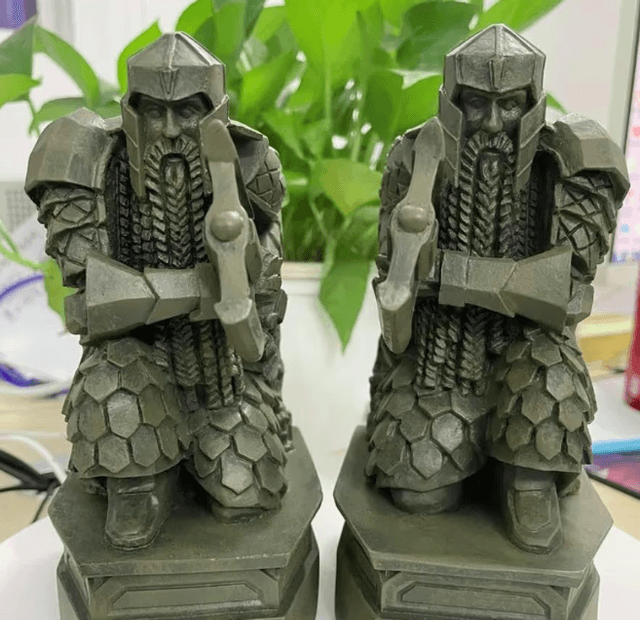 The Hobbit beeldjes Erebor Dwergen 2 stuks (25cm)