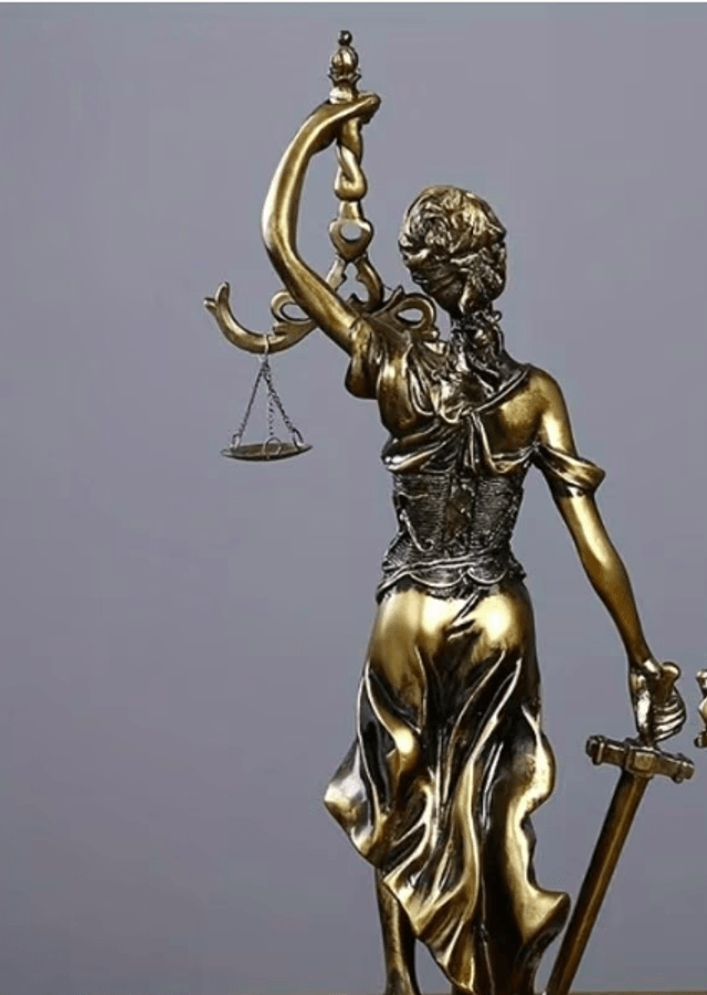 Luxe beeld Vrouwe Justitie / Godin van Gerechtigheid (20cm)