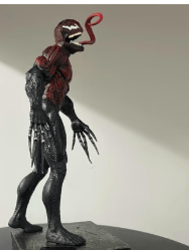 Venom collectors figuur infected Spiderman (26cm)